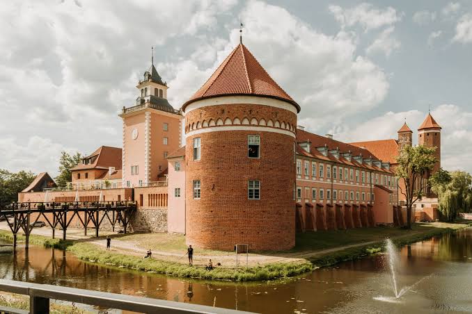Zamek Biskupów Warmińskich w Lidzbarku Warmińskim - Mazury i Warmia - noclegi, atrakcje i porady
